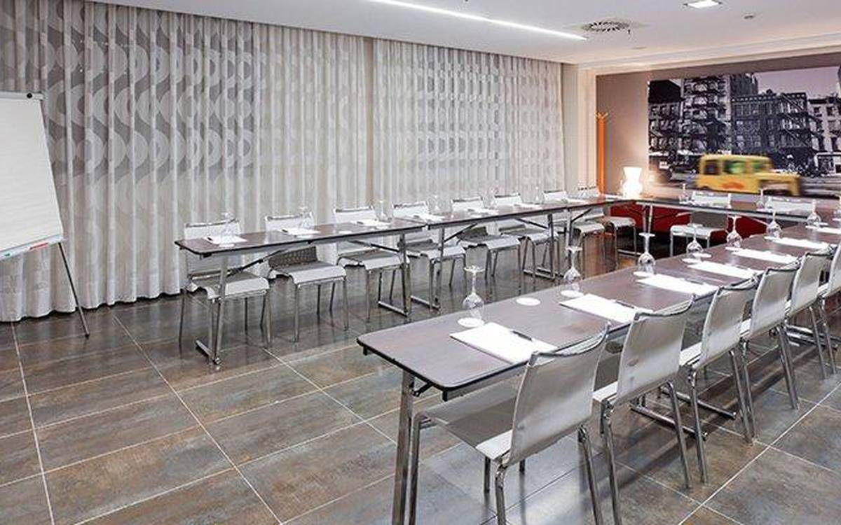 MEETING ROOMS