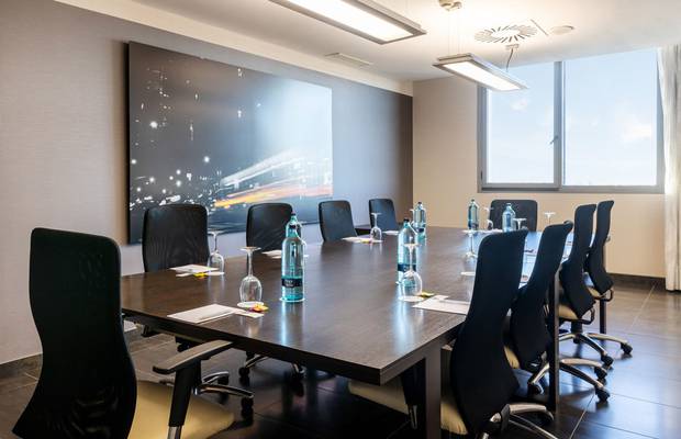 Sala Consejo Hotel ILUNION Aqua 4 Valencia